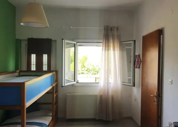 Apartment Karouti-rooms For Rent Pteleós