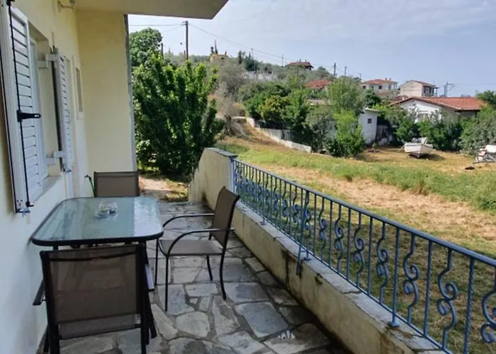 Apartment Karouti-rooms For Rent *